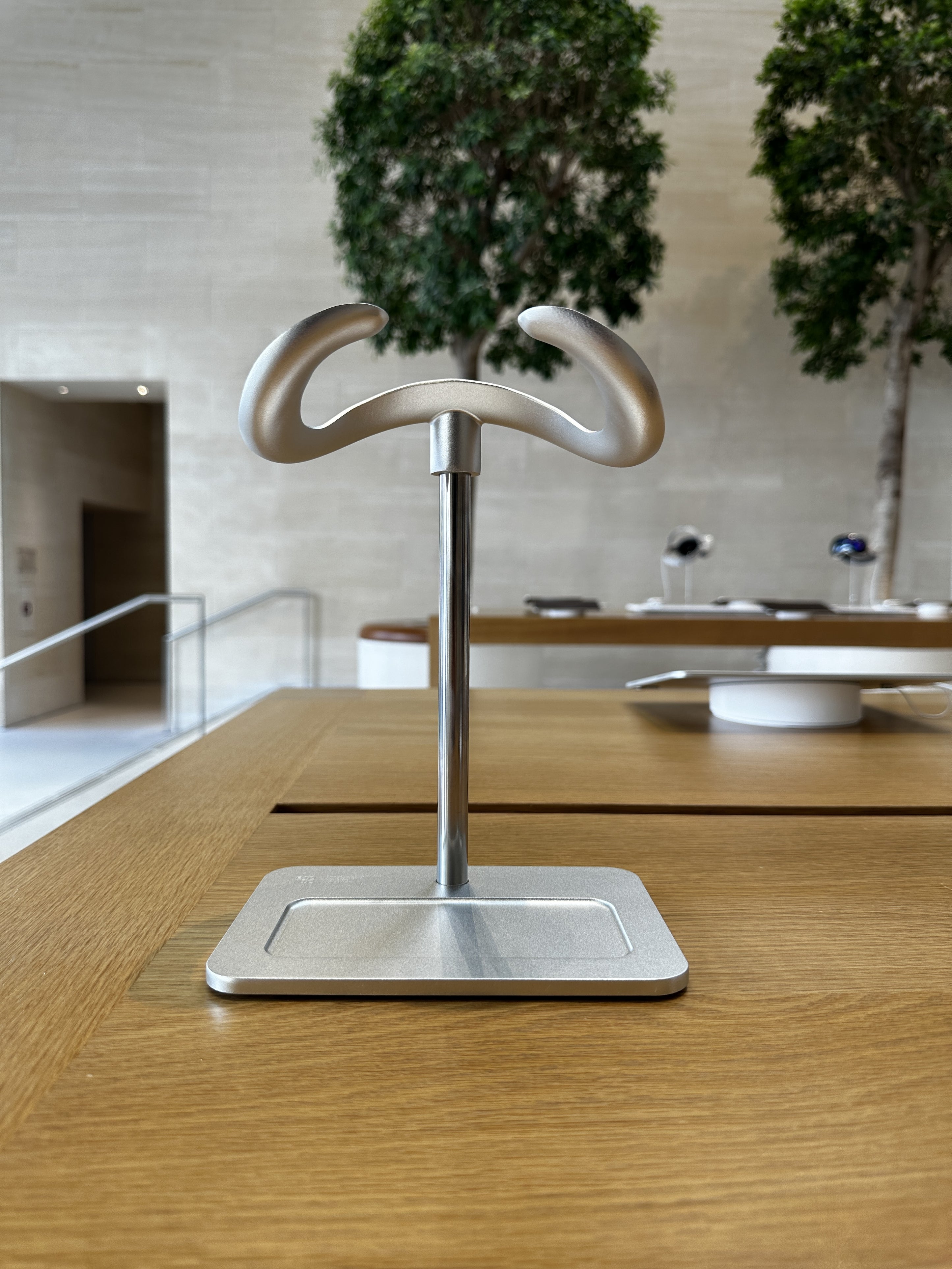 Apple Vision Pro Stand – BIONIC