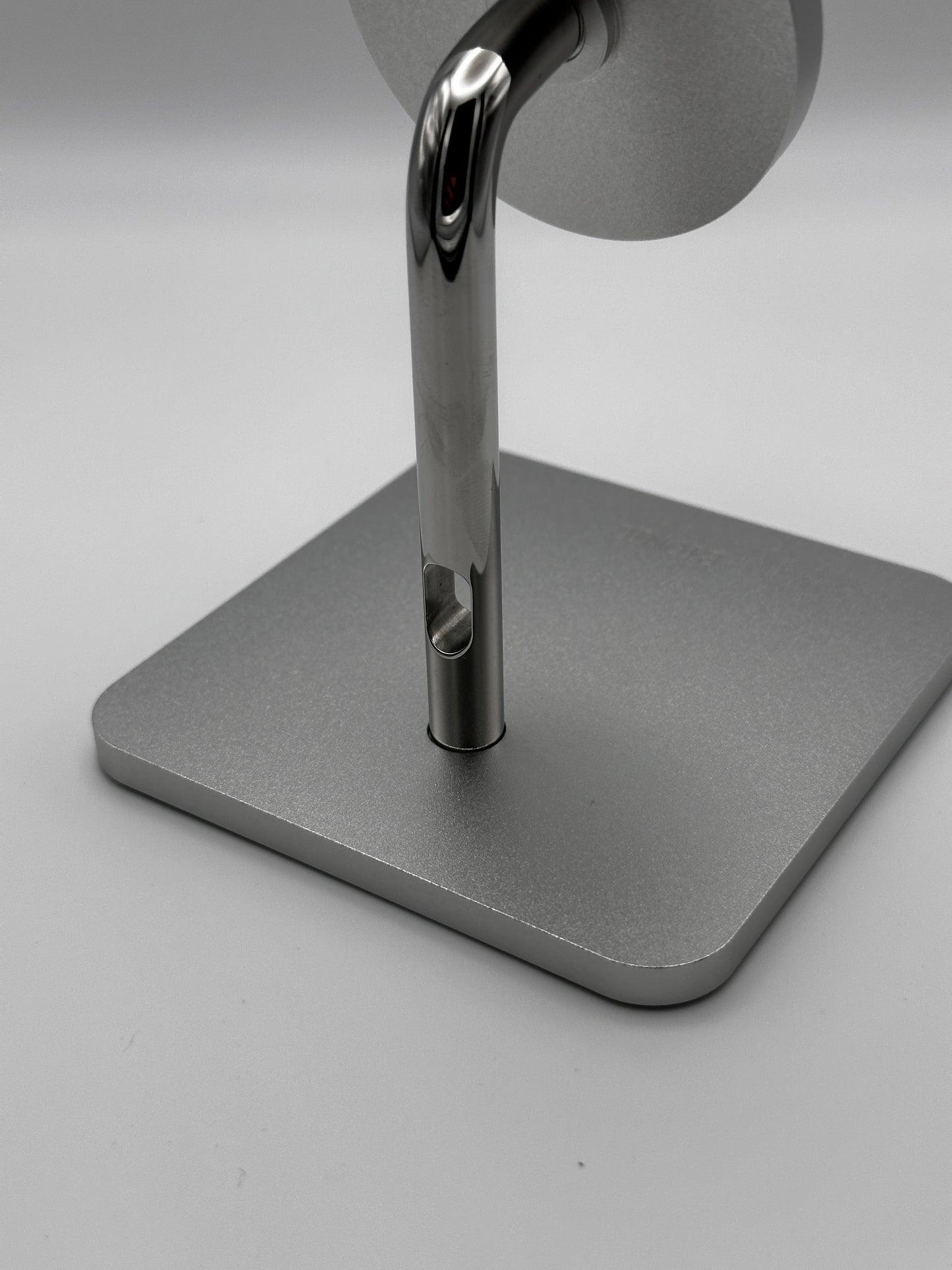 MagSafe Charging Stand